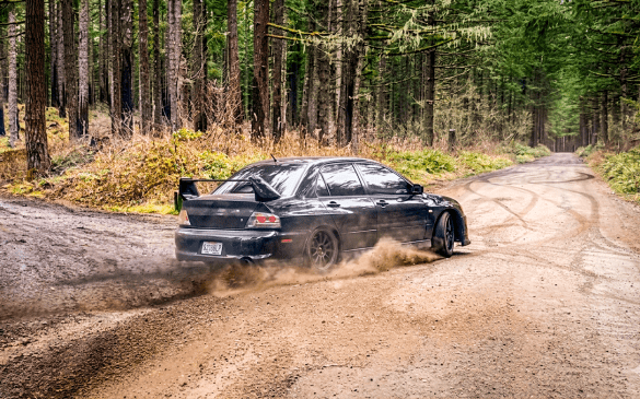 Mitsubishi Evo-თი გართობა გრუნტიან გზაზე